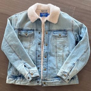 Chubbies denim Sherpa lined Jean trucker jacket never worn